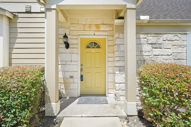 $230,000 | 13600 Breton Ridge Street, Unit 4A, Houston, TX 77070