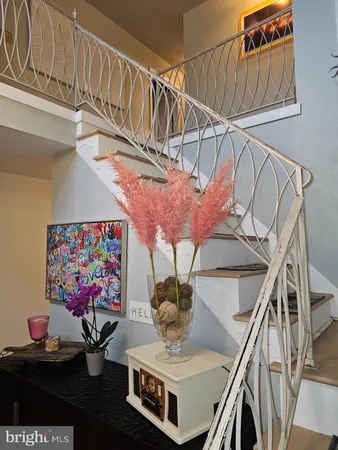 a view of entryway with interior