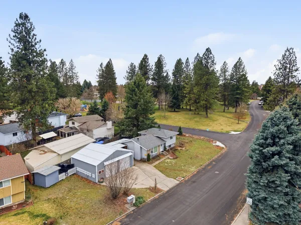 $389,900 | 702 East Calkins Drive, Spokane, WA 99208