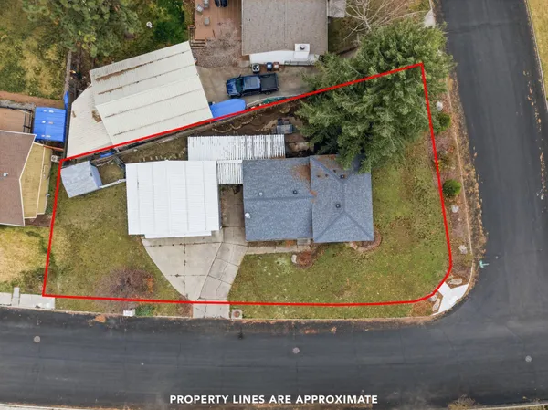 $389,900 | 702 East Calkins Drive, Spokane, WA 99208
