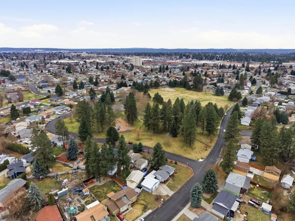 $389,900 | 702 East Calkins Drive, Spokane, WA 99208