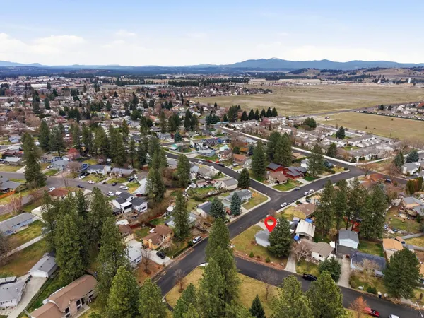 $389,900 | 702 East Calkins Drive, Spokane, WA 99208
