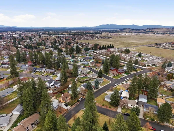 $389,900 | 702 East Calkins Drive, Spokane, WA 99208