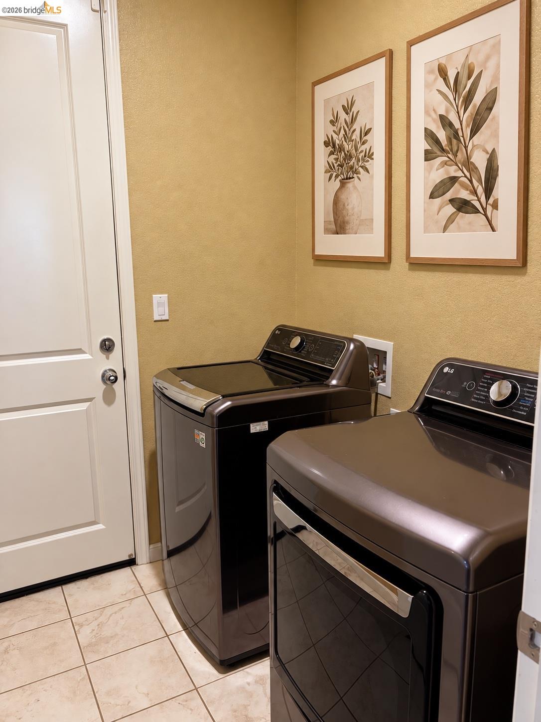 809 Ibis Road Oakley, CA 94561 - Photo 16 of 32 Tile flooring and a white paneled door