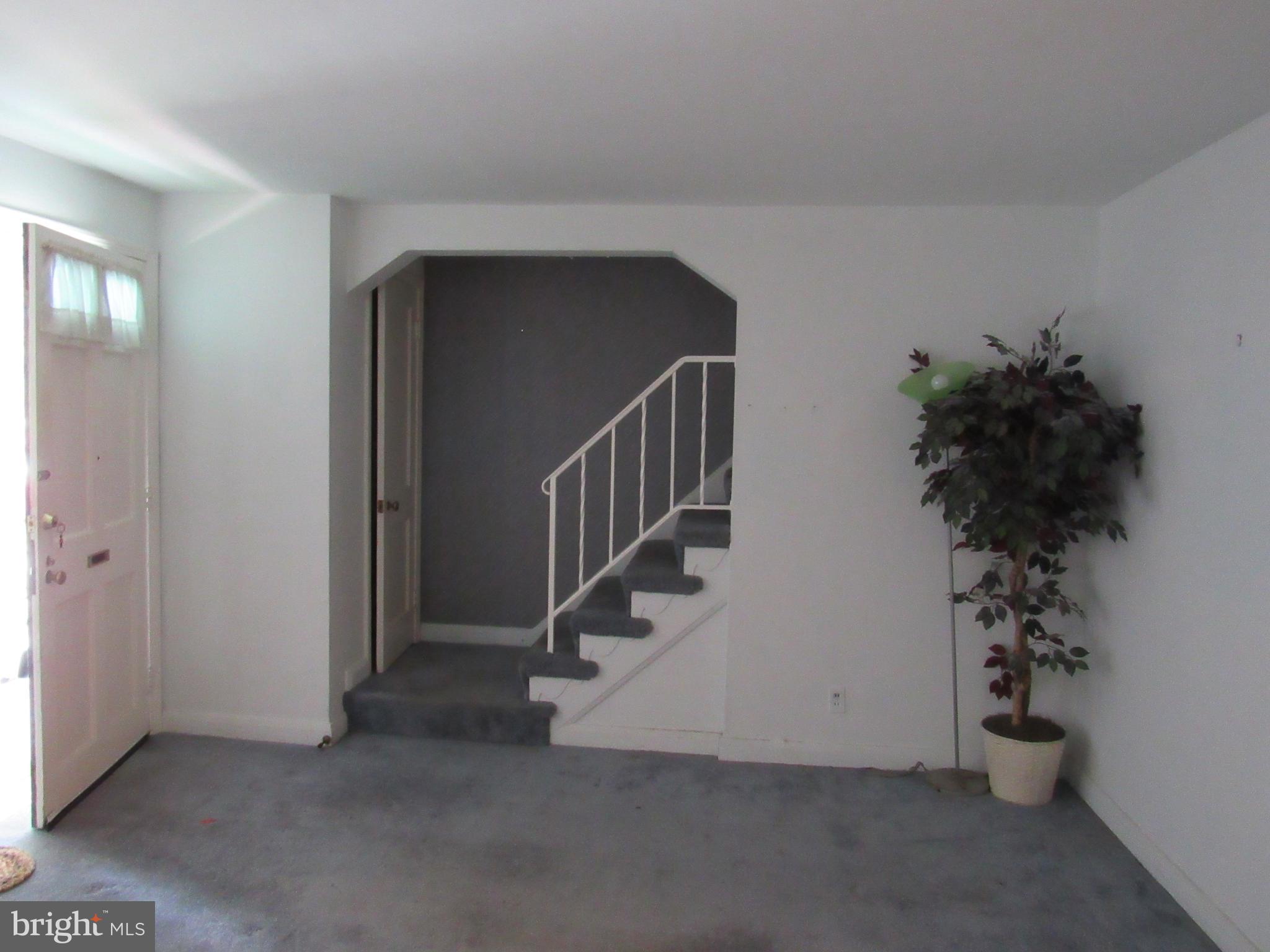 3813 Elkader Road Baltimore, MD 21218 - Photo 3 of 31