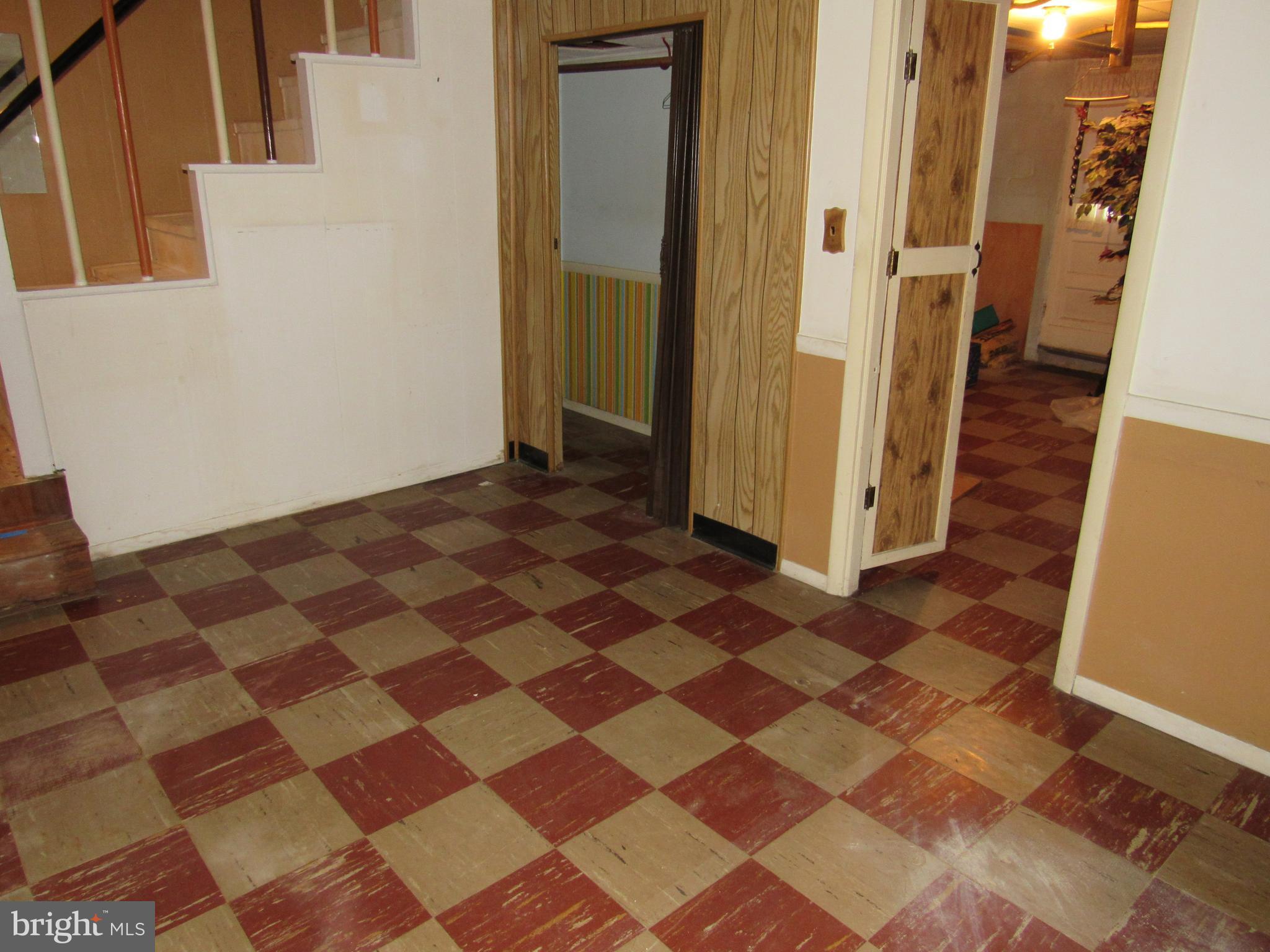 3813 Elkader Road Baltimore, MD 21218 - Photo 27 of 31