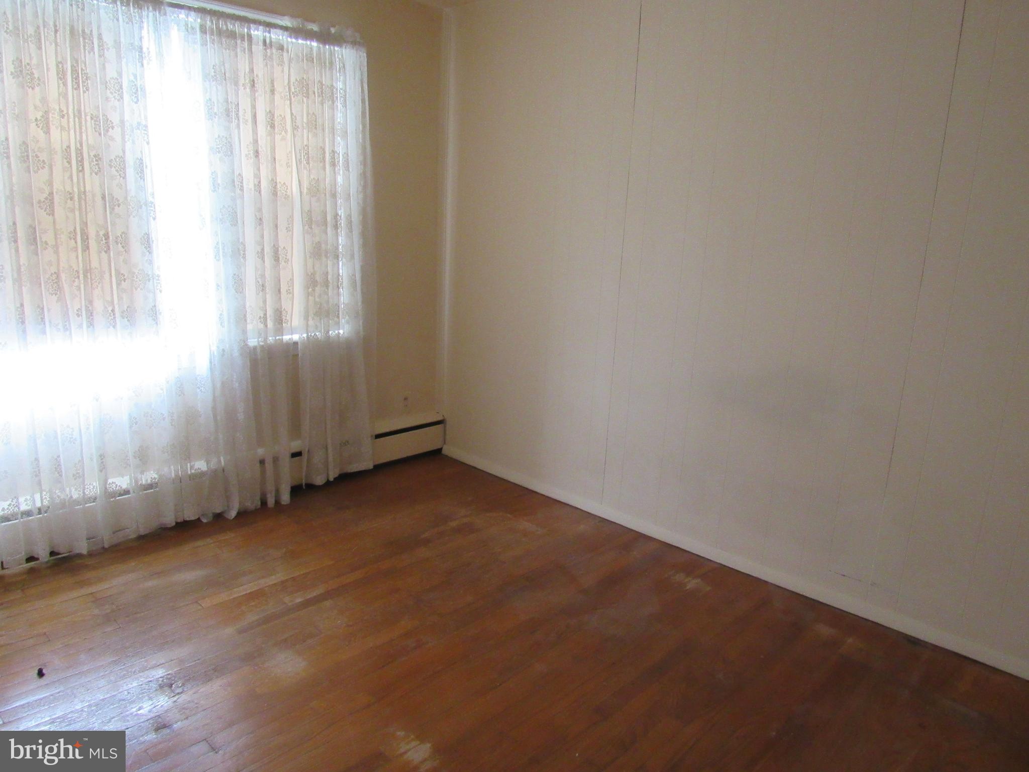 3813 Elkader Road Baltimore, MD 21218 - Photo 5 of 31