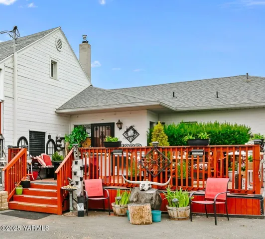 a view of outdoor seating space