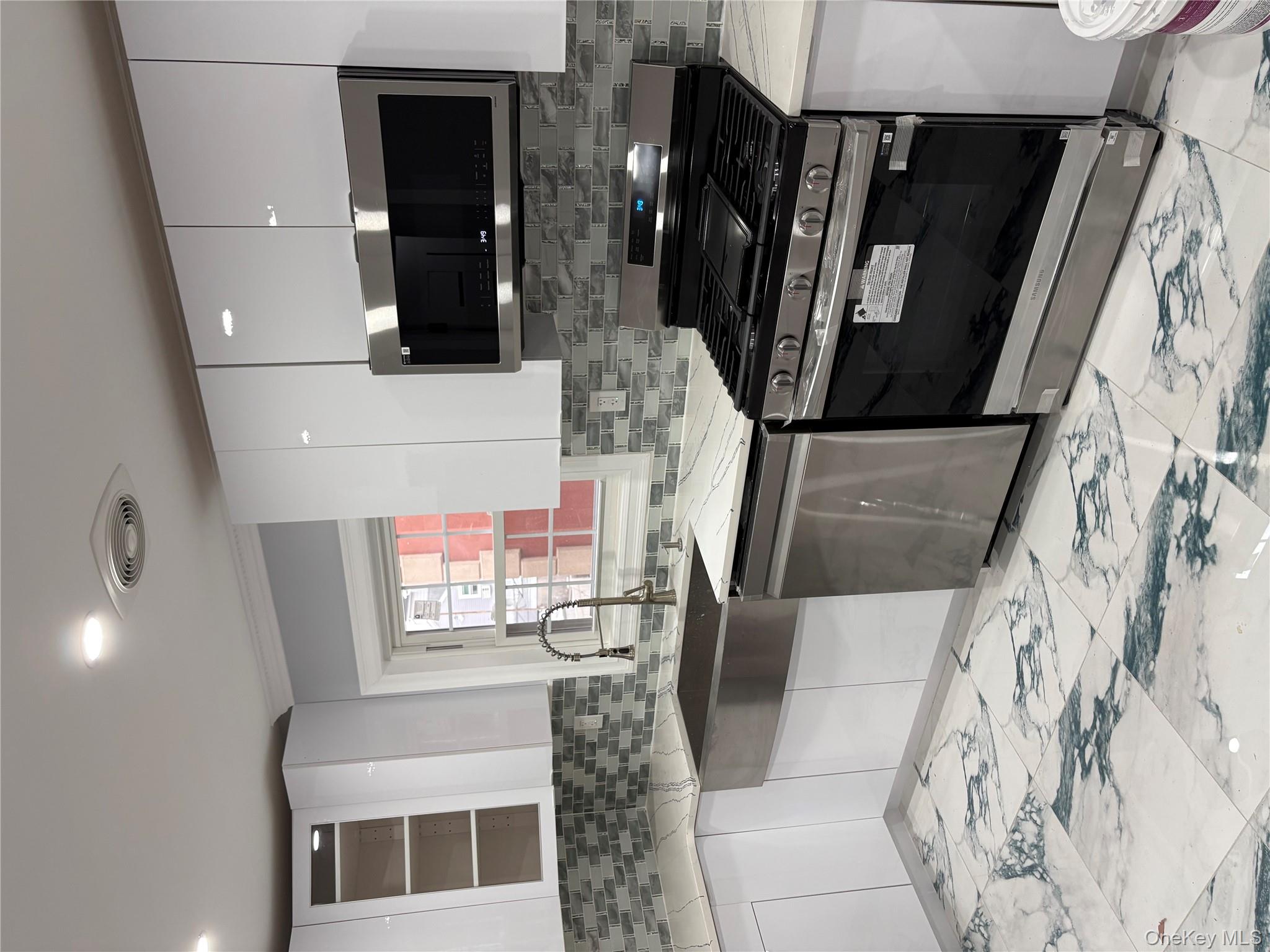 98-29 Albert Road, Unit 1 Queens, NY 11417 - Photo 3 of 5