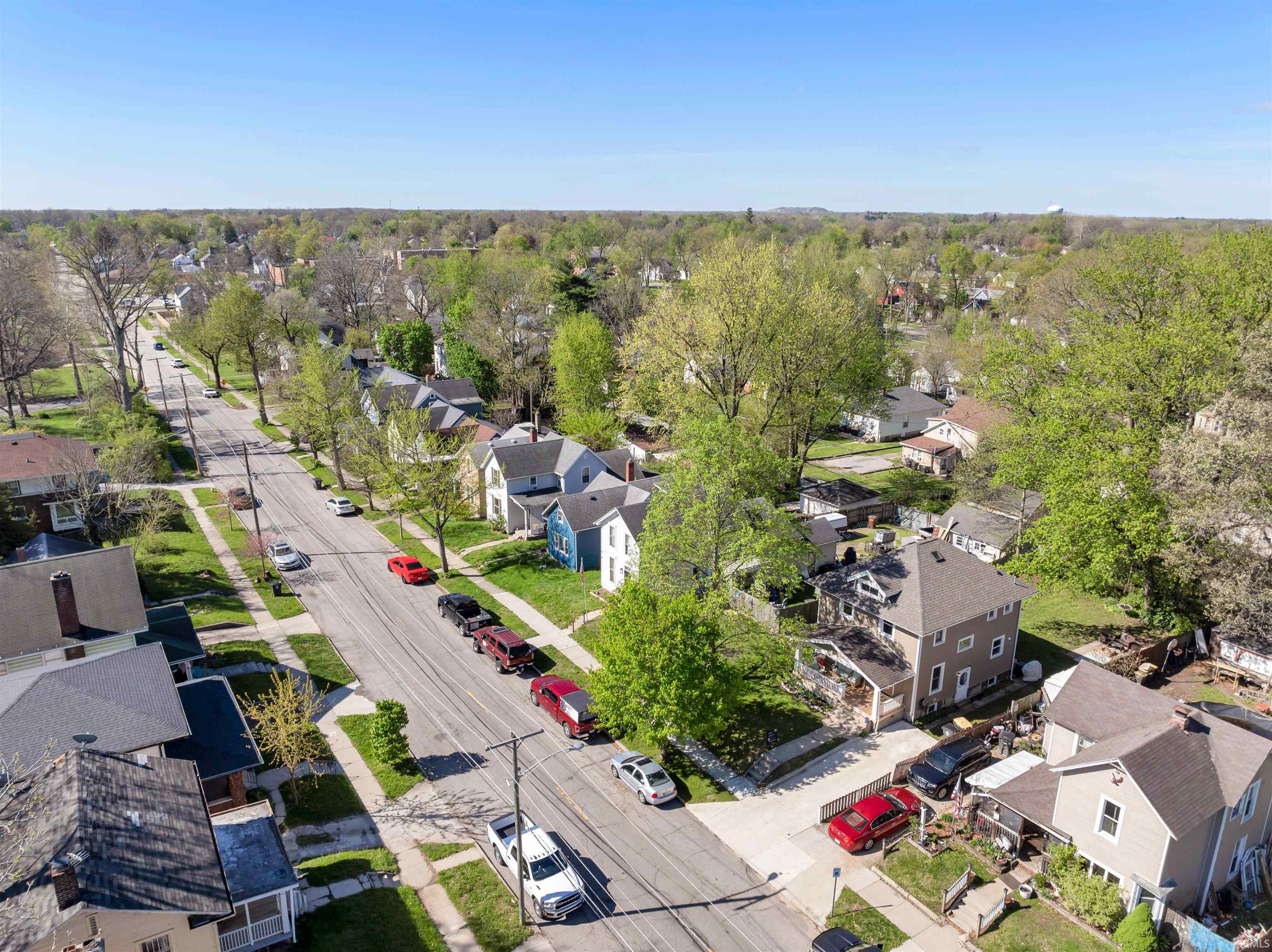 2526 South Wayne Avenue Fort Wayne, IN 46807 - Photo 2 of 26