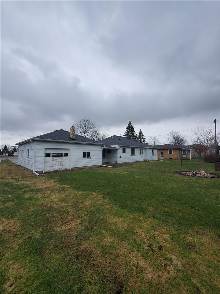 188 South Lincoln Road Bay City, MI 48708 - Photo 5 of 14