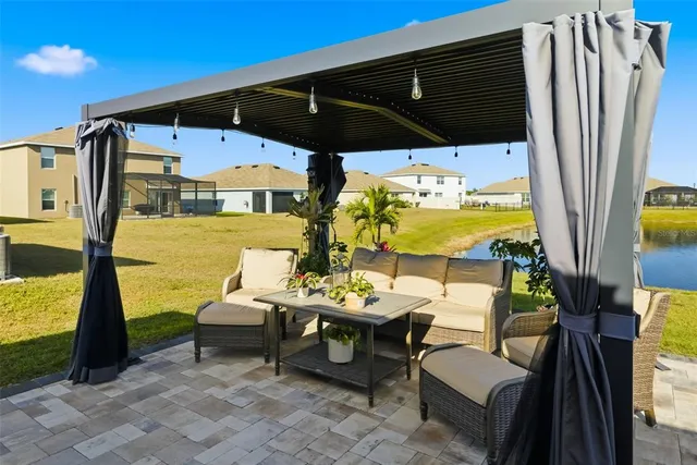 a view of a tennis court