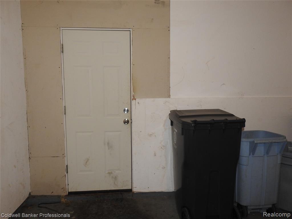5919 Western Road Flint, MI 48506 - Photo 15 of 26