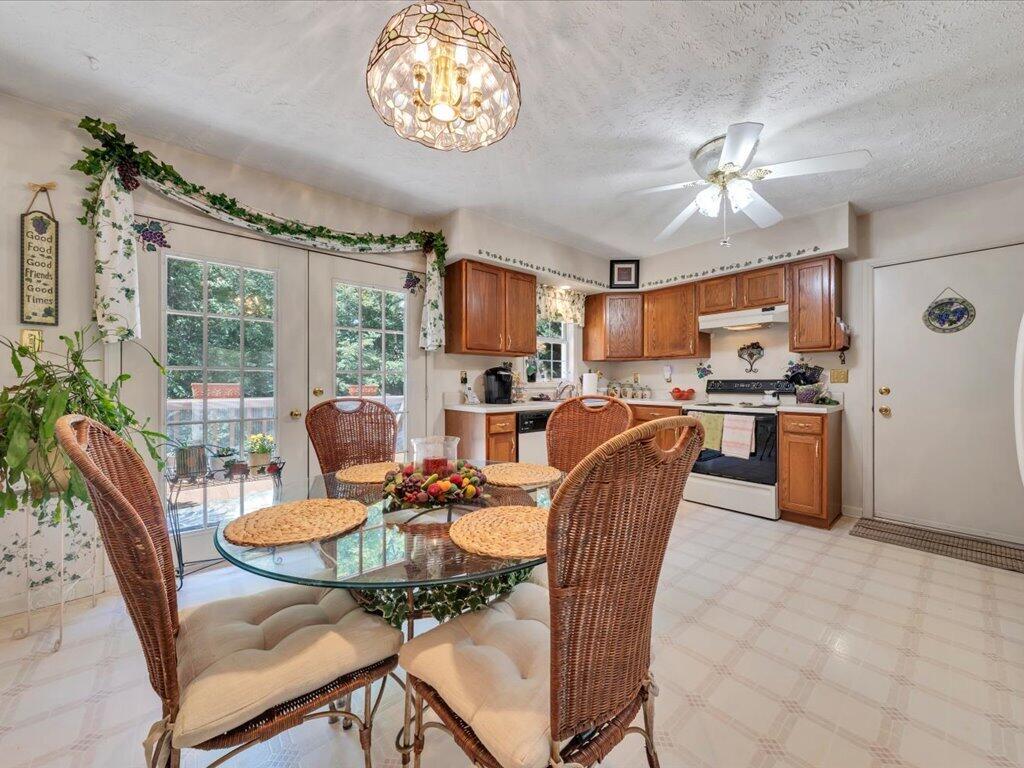 446 Ellsworth Court Ridgeway, VA 24148 - Photo 14 of 54 14-MIB09299