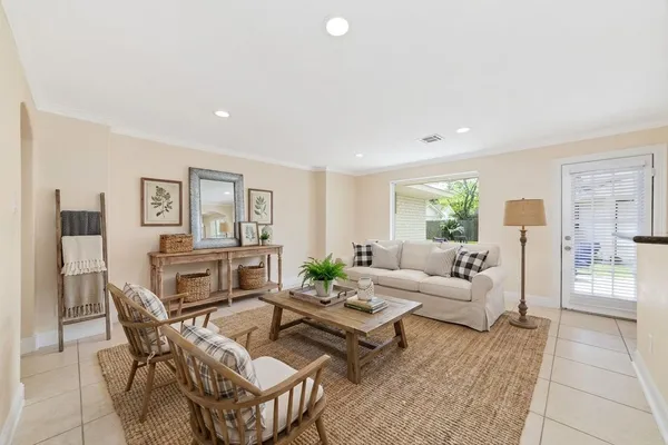 $2,700 | 5643 Cheena Drive, Houston, TX 77096