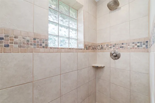 $2,700 | 5643 Cheena Drive, Houston, TX 77096