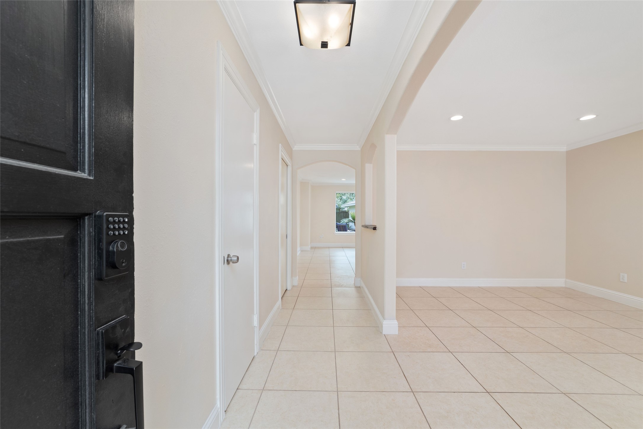 5643 Cheena Drive Houston, TX 77096 - Photo 4 of 32 a view of an empty room