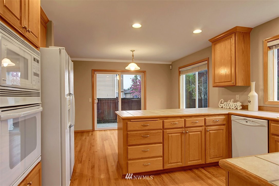 19111 33rd Avenue Southeast Bothell, WA 98012 - Photo 11 of 22