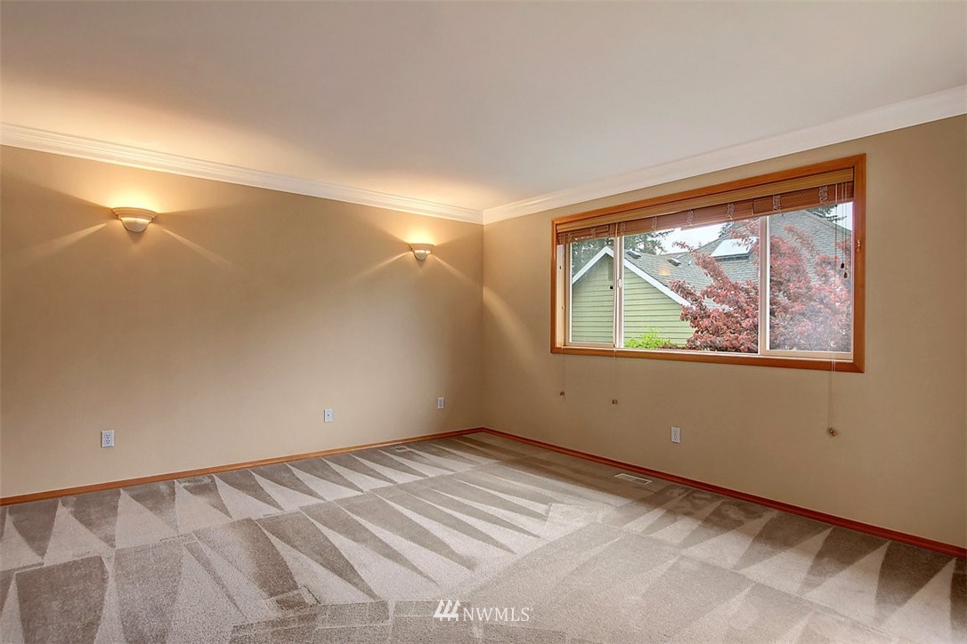 19111 33rd Avenue Southeast Bothell, WA 98012 - Photo 15 of 22