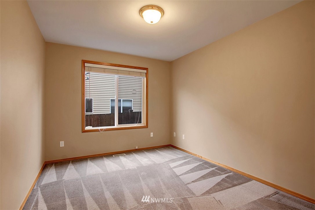 19111 33rd Avenue Southeast Bothell, WA 98012 - Photo 17 of 22