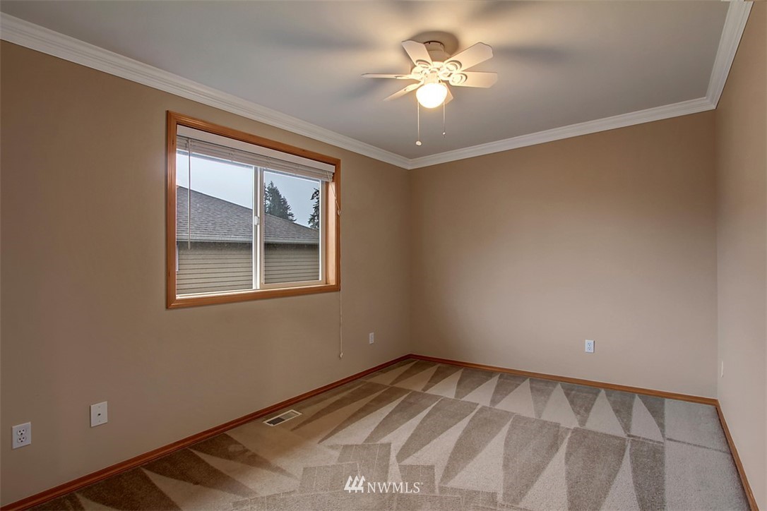 19111 33rd Avenue Southeast Bothell, WA 98012 - Photo 18 of 22