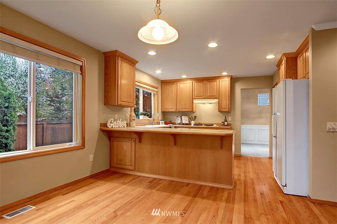 19111 33rd Avenue Southeast Bothell, WA 98012 - Photo 9 of 22