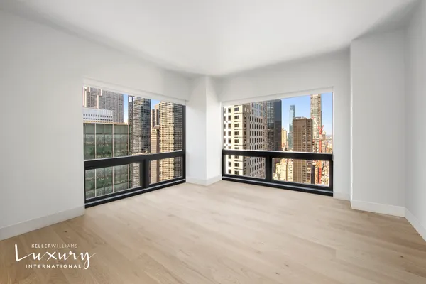 $2,095,000 | 721 5th Avenue, Unit 37A | Midtown East
