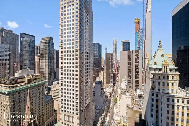 $2,195,000 | 721 5th Avenue, Unit 37A | Midtown East