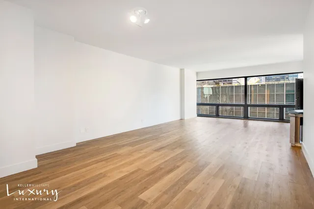$2,195,000 | 721 5th Avenue, Unit 37A | Midtown East