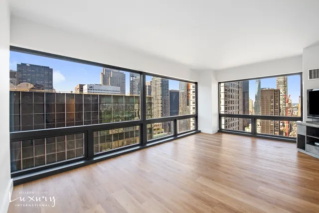 $2,195,000 | 721 5th Avenue, Unit 37A | Midtown East