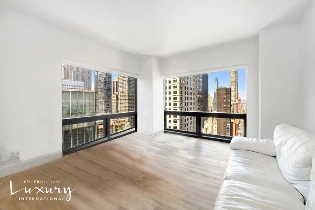 $2,195,000 | 721 5th Avenue, Unit 37A | Midtown East