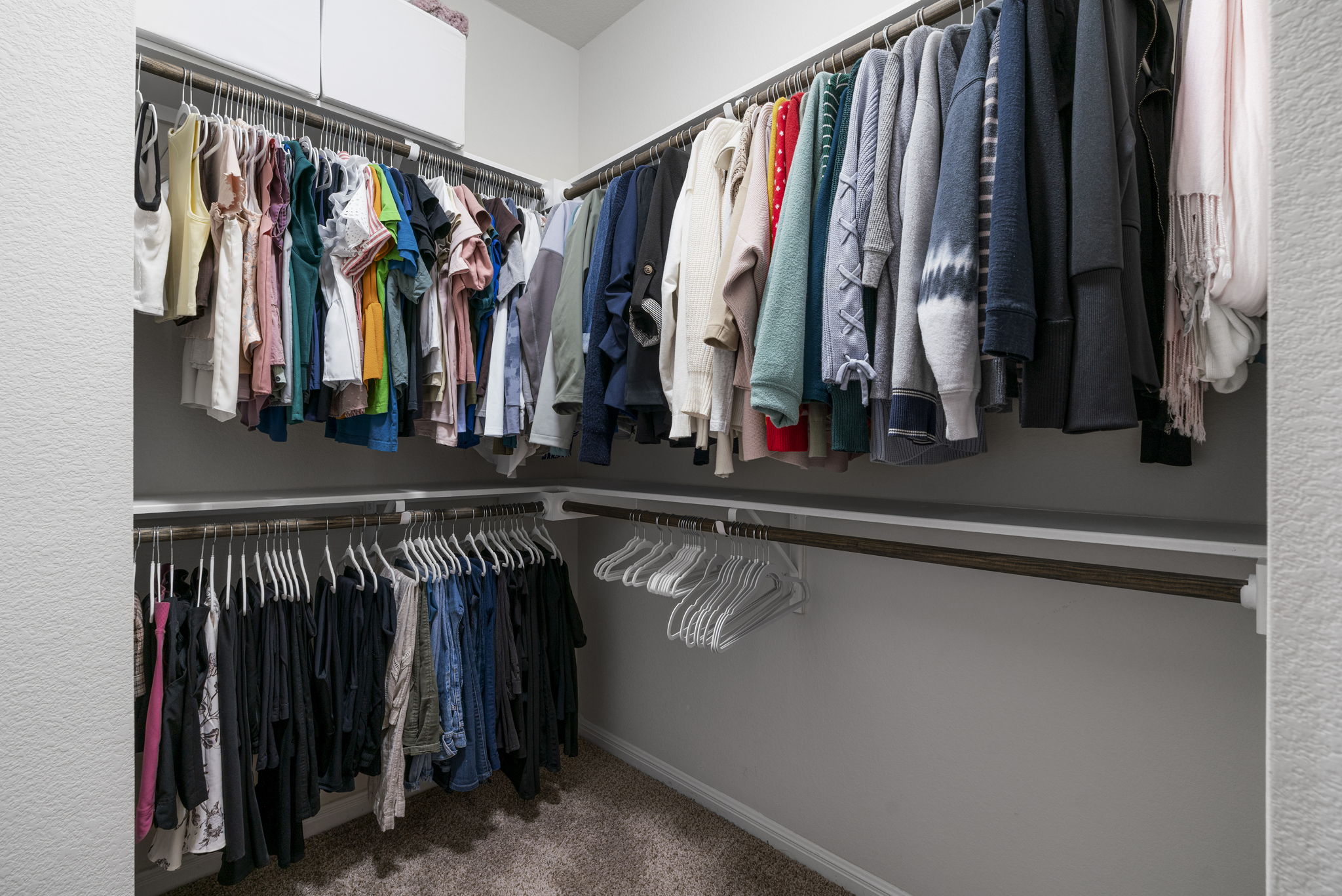 10305 Bankhead Drive Austin, TX 78747 - Photo 21 of 40 Huge walk in primary closet