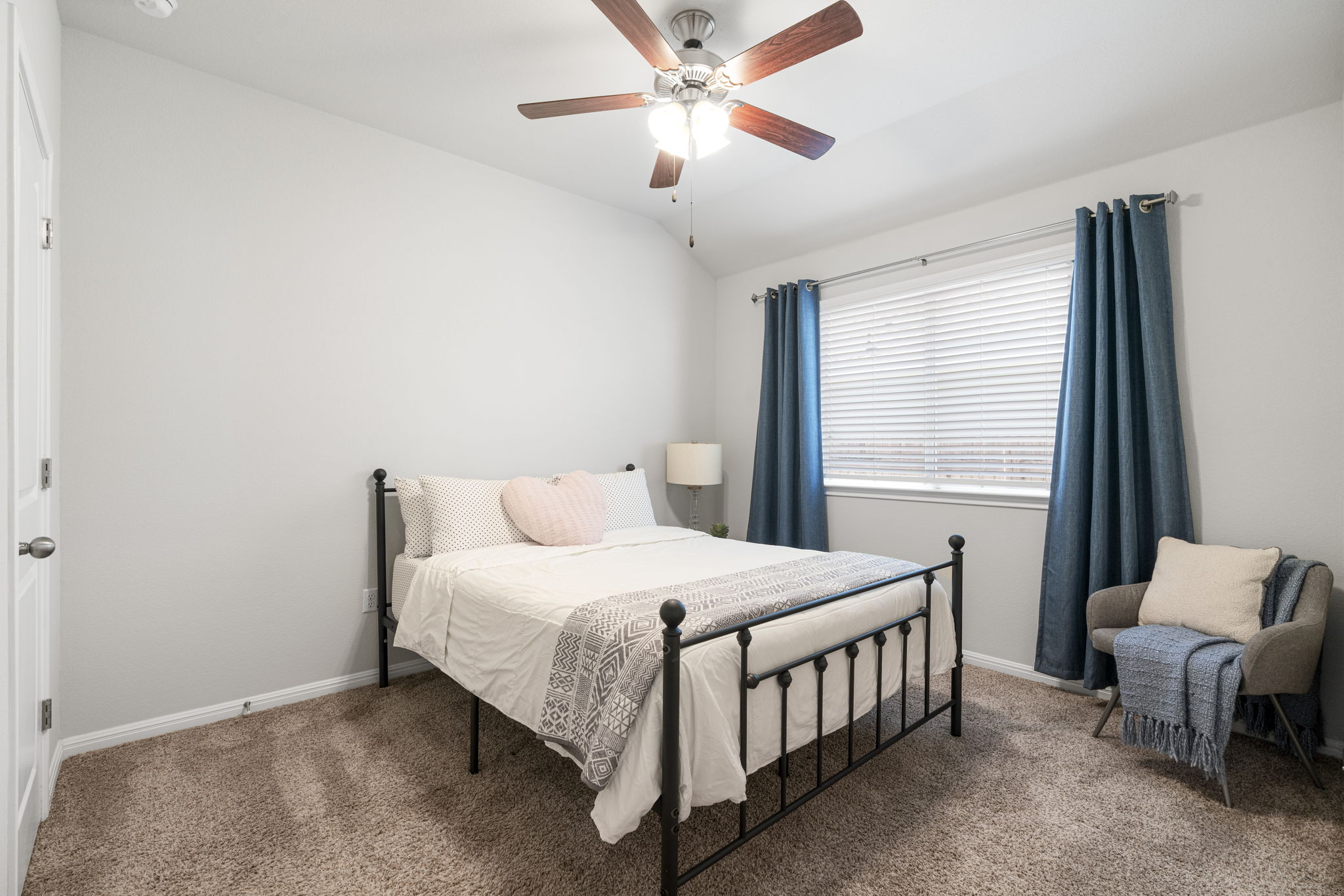 10305 Bankhead Drive Austin, TX 78747 - Photo 25 of 40 Secondary bedroom