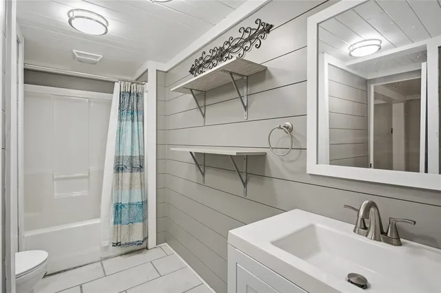 $214,900 | 9124 West Oak Highway, Seneca, SC 29678