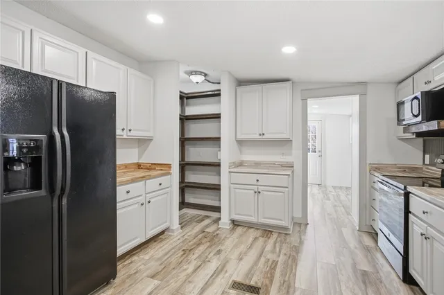 $214,900 | 9124 West Oak Highway, Seneca, SC 29678