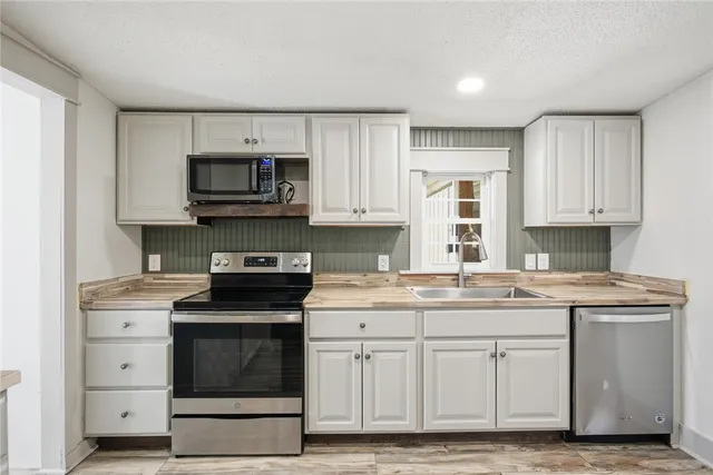 $214,900 | 9124 West Oak Highway, Seneca, SC 29678