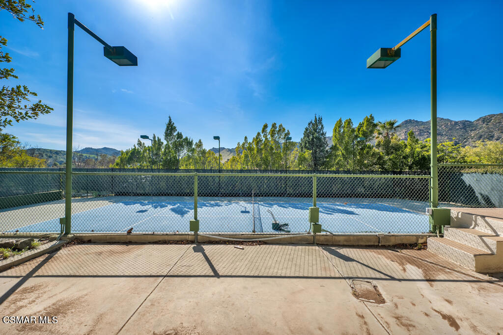 11428 Iverson Road Chatsworth, CA 91311 - Photo 17 of 39