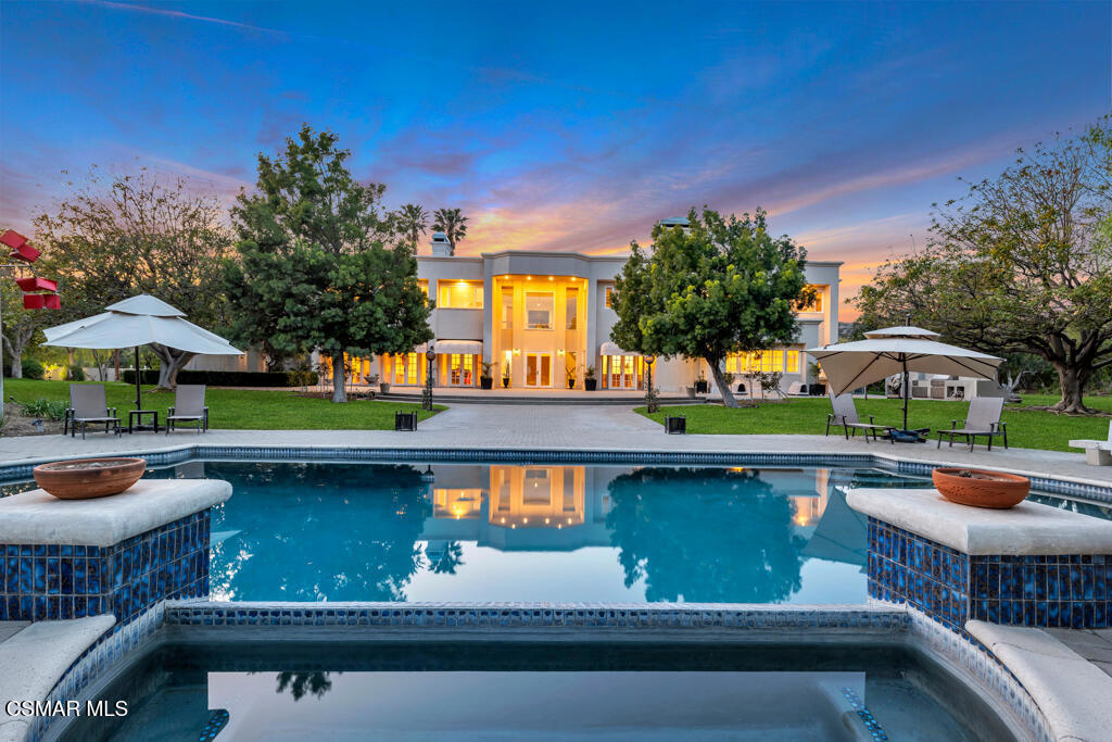 11428 Iverson Road Chatsworth, CA 91311 - Photo 3 of 39