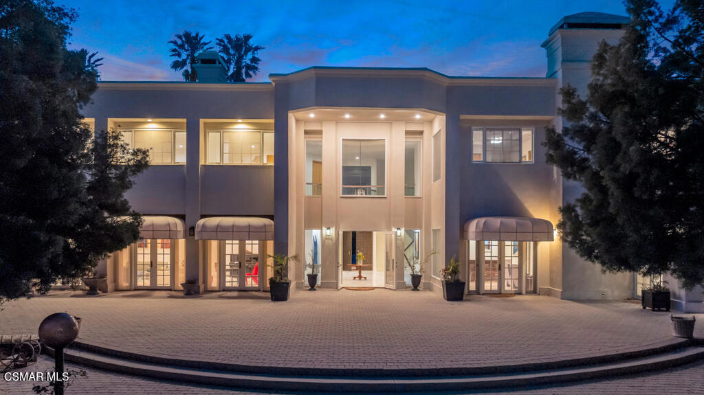 11428 Iverson Road Chatsworth, CA 91311 - Photo 6 of 39