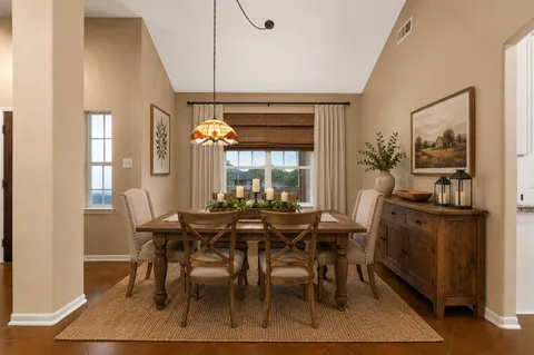 $625,000 | 207 Cove Creek Drive, Spicewood, TX 78669