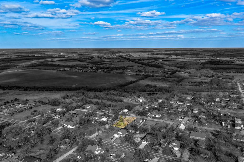 215 North 4th Street Celeste, TX 75423 - Photo 12 of 20 a view of an ocean beach