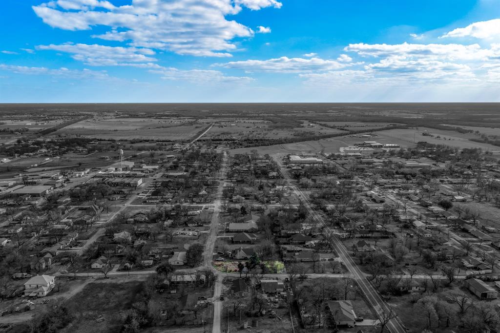 215 North 4th Street Celeste, TX 75423 - Photo 6 of 20 a view of city and ocean