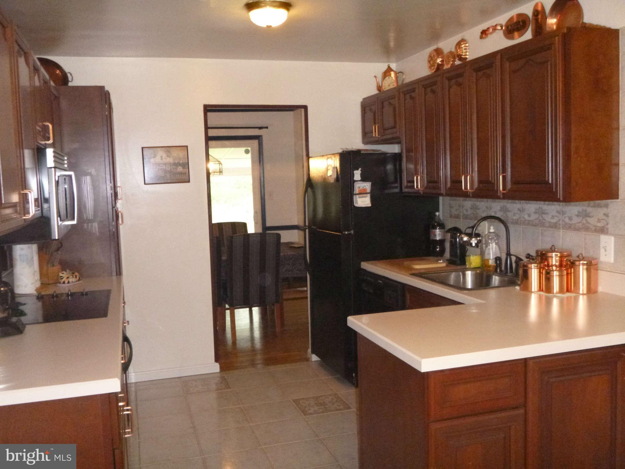814 Carter Road Rockville, MD 20852 - Photo 5 of 19 Kitchen
