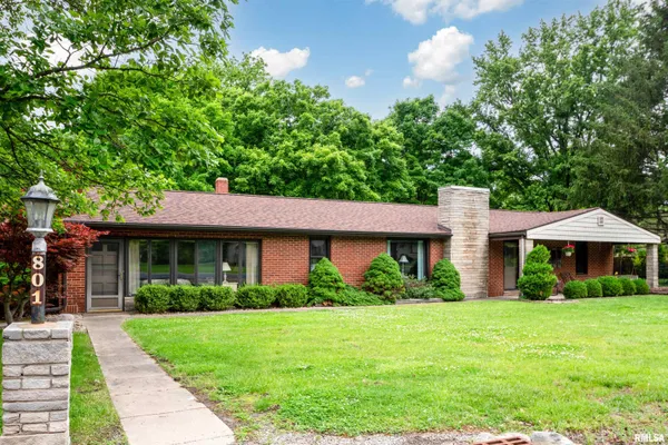 $269,000 | 801 Oakwood Road, East Peoria, IL 61611