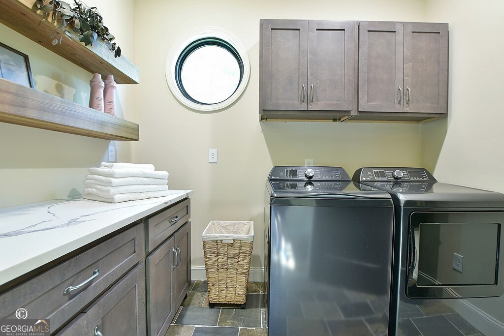 299 Coldivees Road Hamilton, GA 31811 - Photo 23 of 46 a bathroom with a sink a toilet and a mirror