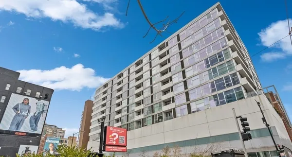 $2,500 | 630 North Franklin Street, Unit 1004, Chicago, IL 60654