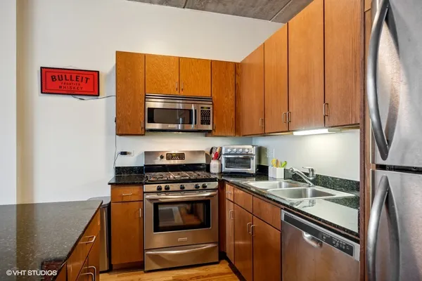 $2,500 | 630 North Franklin Street, Unit 1004, Chicago, IL 60654