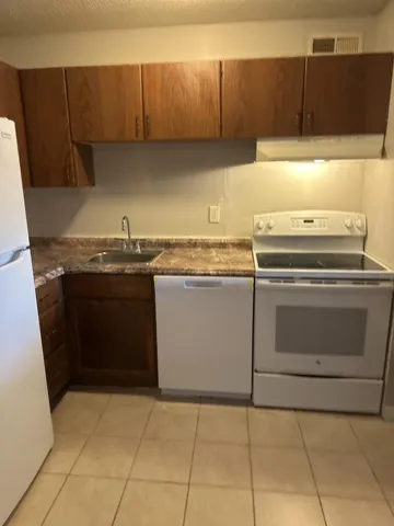 $825 | 915 South Seminole Drive, Chattanooga, TN 37412