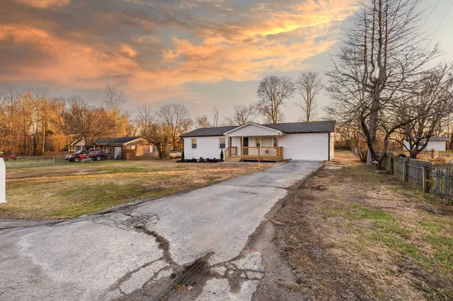 $275,000 | 385 Limbo Drive, Hillsboro, TN 37342