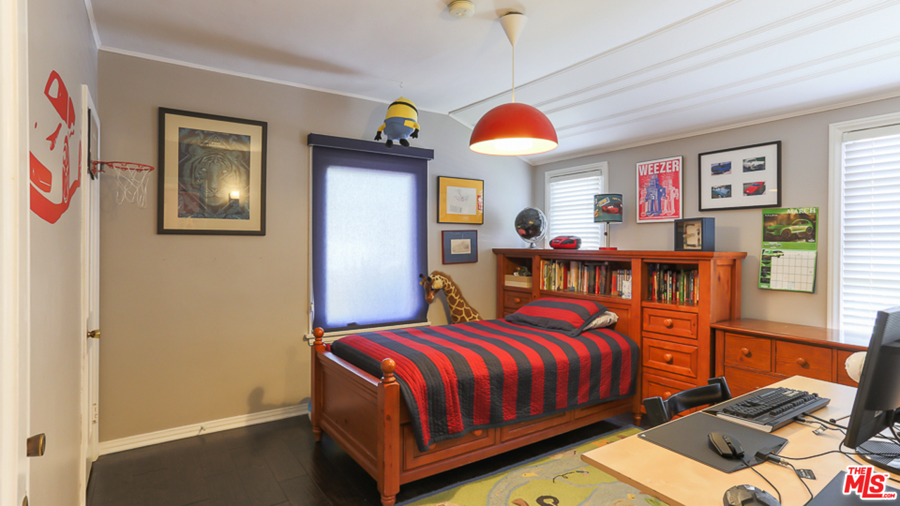 11758 Blix Street Valley Village, CA 91607 - Photo 19 of 32